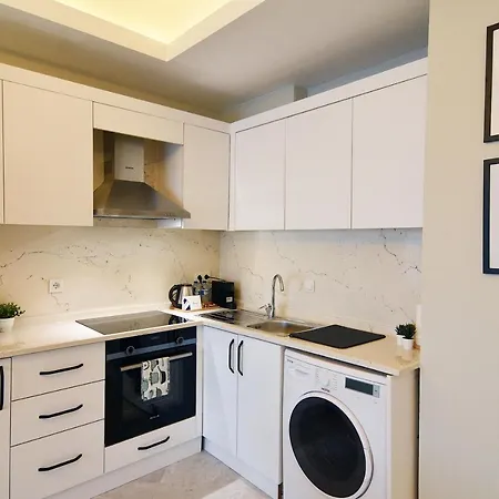 Modern 1br Apt Perfect Blend Of Comfort & Style